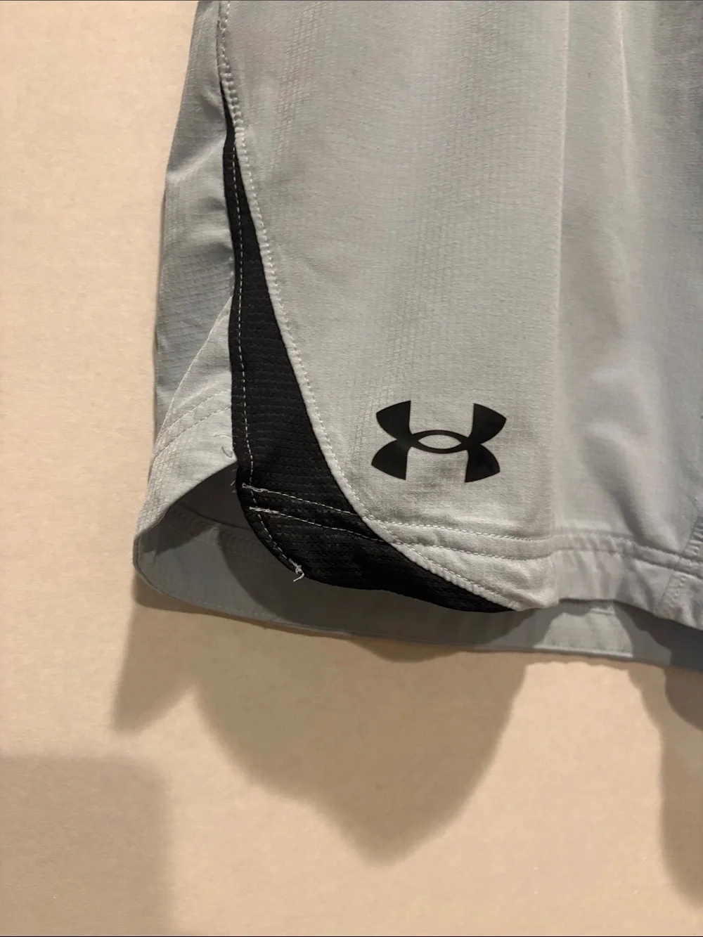 Under Armour - Men's Shorts. Elevated Woven Shorts. Size Small. Light Gray.